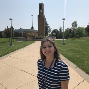 Meet your Posher, Adriana